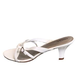 Womens 8.5 East 5th Y2K Style White Faux Patent Leather Strappy Low Kitten Heel